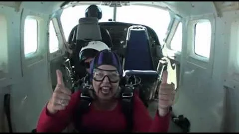 Zelda Benson SKYDIVES !!!