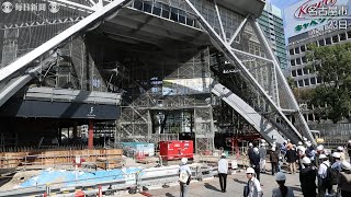 「宙に浮く」名古屋テレビ塔　免震工事でジャッキアップ