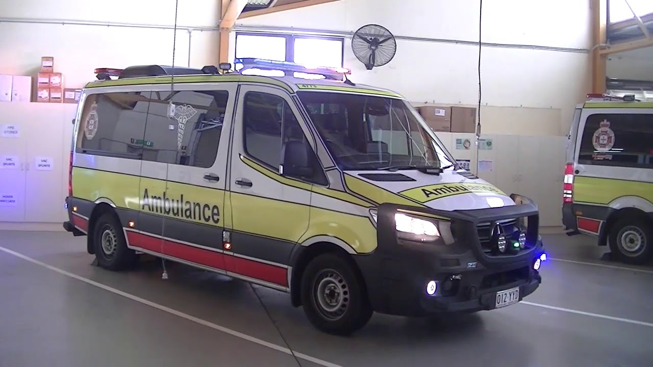 New Qld Ambulance siren and lighting demo at Caloundra