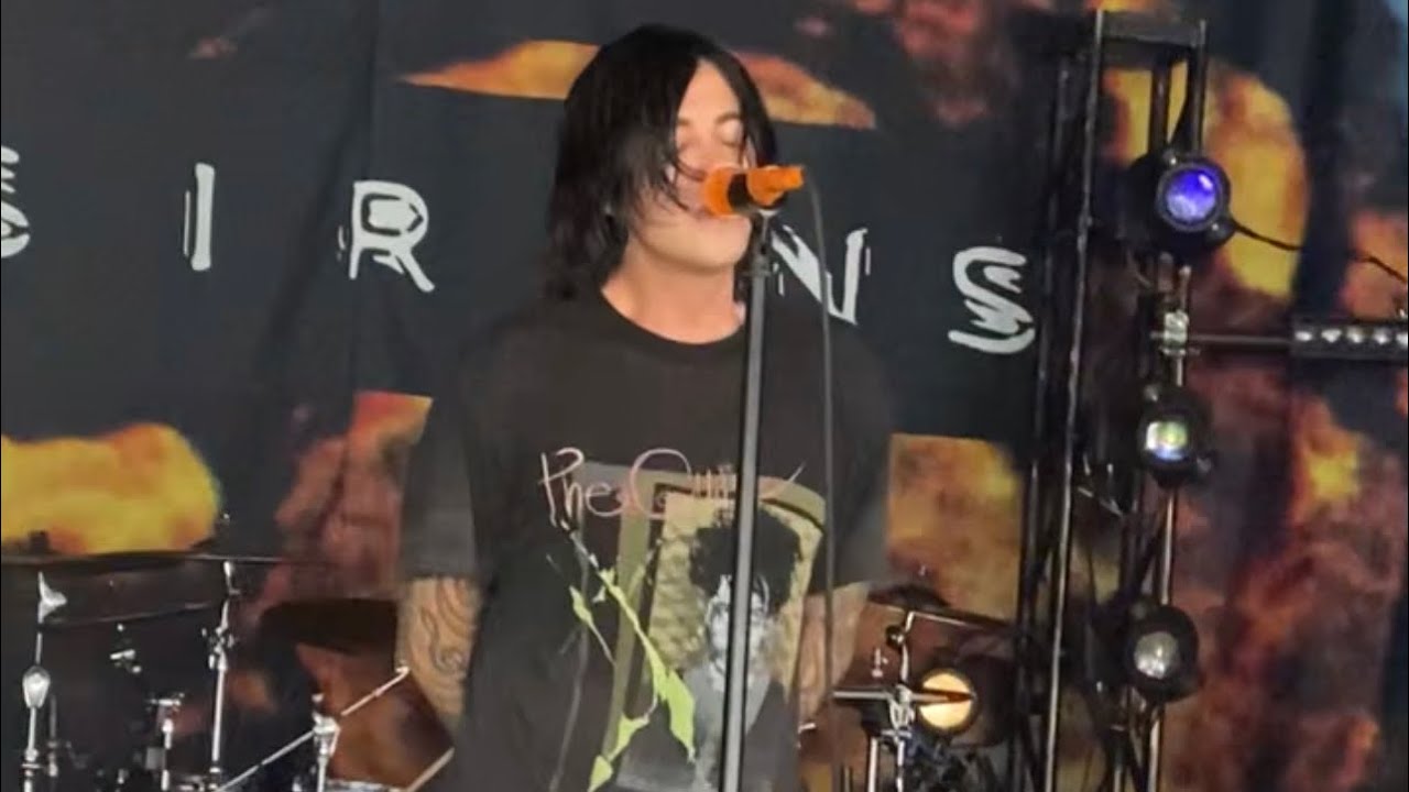 iris cover sleeping with sirens (8/12/12) YouTube