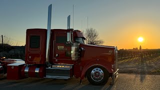 2024 Kenworth W900 flat top front air ride and Dynaflex AK stacks👀