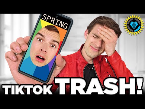 Style Theory: Tiktok's Color Test Is Trash!