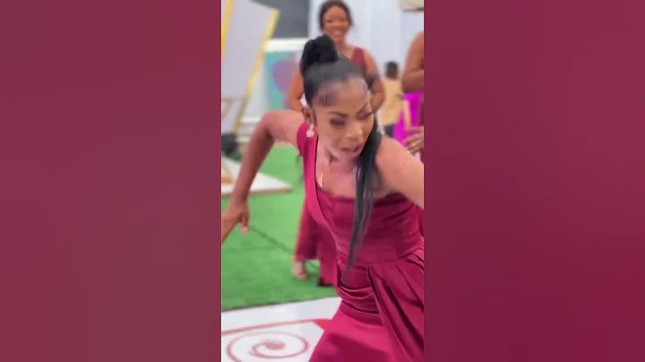 The bridesmaid understood the assignment; #lagosweddings #wedding #bridesmaids #bridalparty #bride