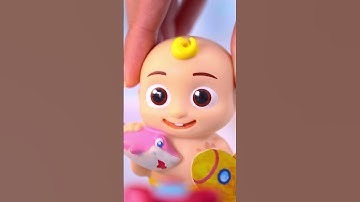 Splash in the Bath 🫧 #cocomelon #shorts #learningvideos