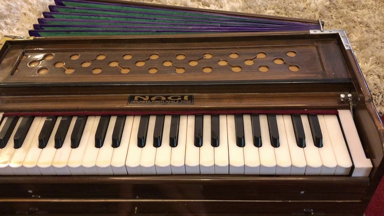 KIRTAN TUTORIAL HARMONIUM  CHARAN CHALO MARAG GOBIND //FEMALE SCALE