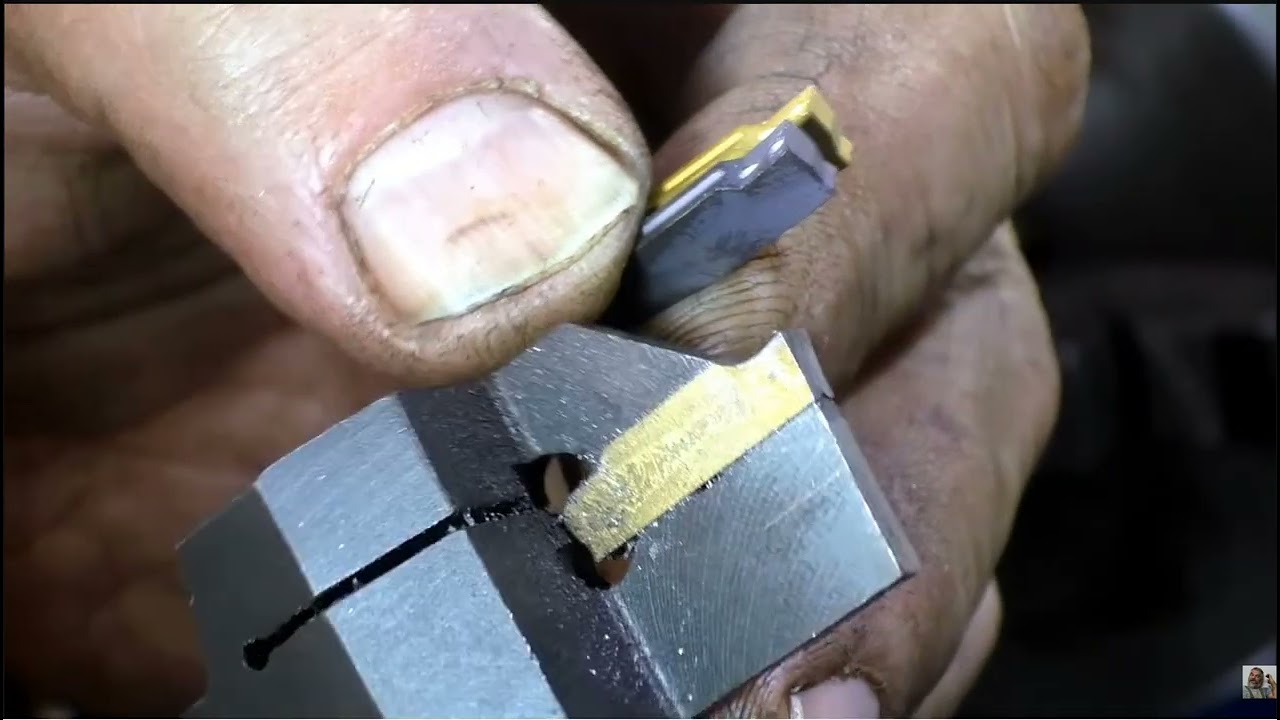 Как сделать гайку из ржавой железки на токарном CJM360.