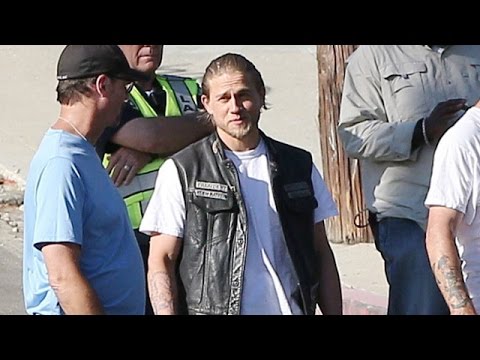 Video: Charlie Hunnam: Wasifu, Kazi Na Maisha Ya Kibinafsi