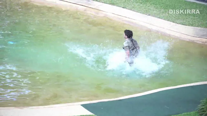 Bindi Irwin's Husband Chandler Powell Swimming wit...