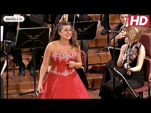 Cecilia Bartoli - "Non più mesta" - Rossini (The Cenerentola)