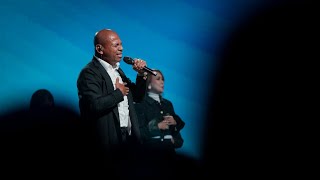 Dia Buka Jalan ( Vetri Kumaseh) by Ps. Vriego Soplely feat GSJS Worship, Pakuwon Mall Surabaya