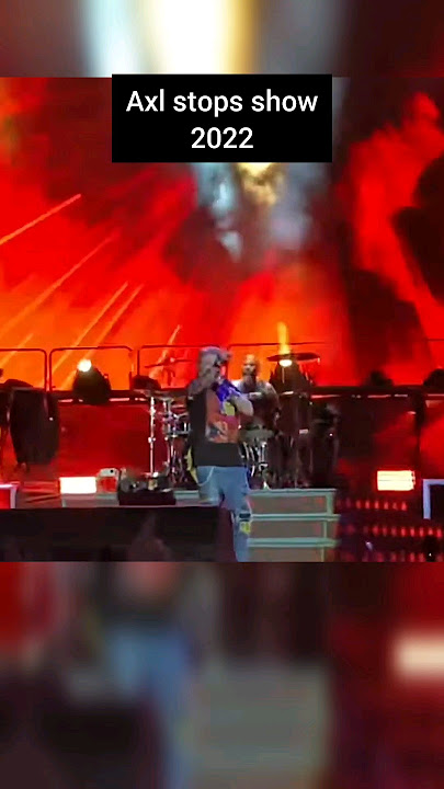 Axl Rose stops show because of spotlight (Melbourne 2022) #gunsnroses #rock #axlrose #fyp #shorts