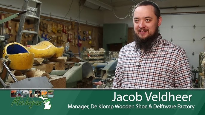 De Klomp Wooden Shoe & Delftware Factory: Discover Dutch Craftsmanship