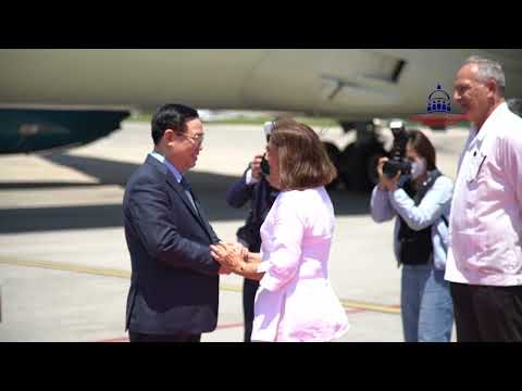 Llegó a Cuba el Presidente de la Asamblea Nacional de Vietnam, Vuong Dinh Hue
