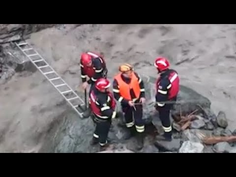 რაჭაში მეორე დღეა სტიქიის შედეგებს ებრძვიან