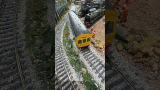 Network Southeast Class 101 ambles up the incline.