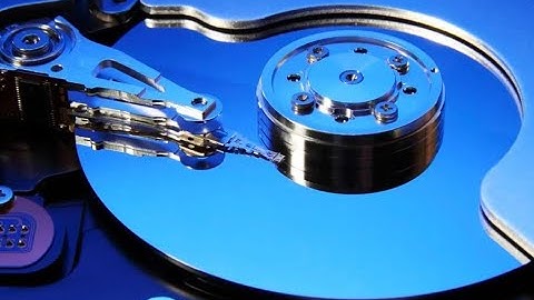 Add a disk to a VirtualBox VM and use LVM to manage it from the Linux OS