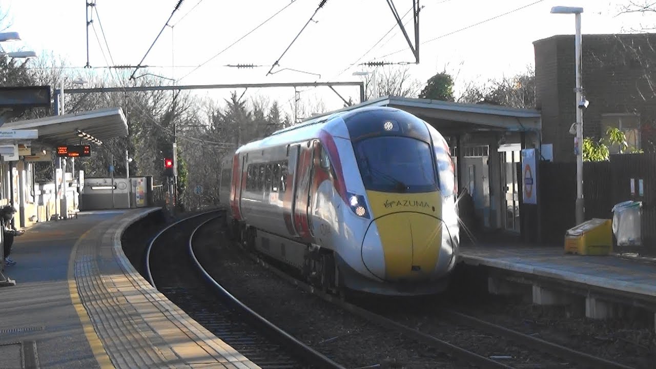 (HD) Virgin Trains East Coast 'Azuma' at Gospel Oak on 5X80 for North Pole Depot. 18.12.17