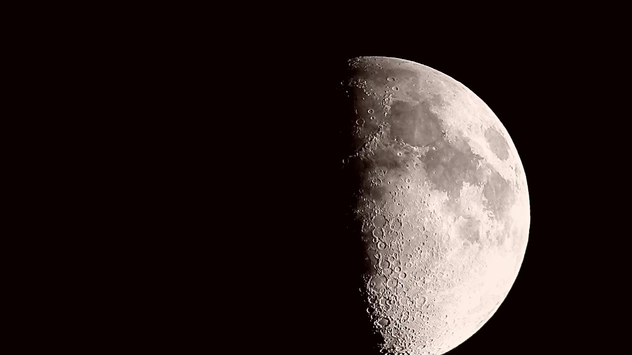 Mystery moon. Желтая Луна в космосе. Картинка черная и белая Луна. Наше видео про луну.