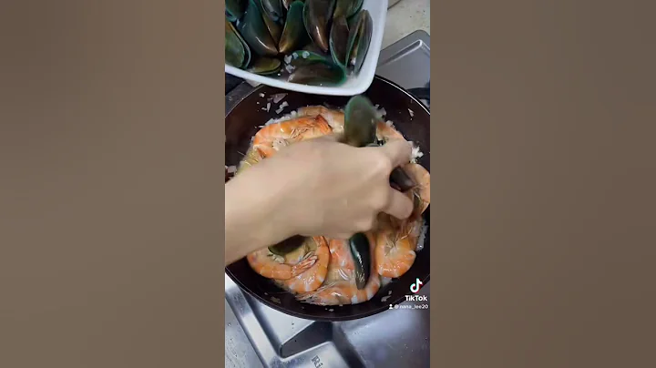 Seafoods butter garlic with sprite