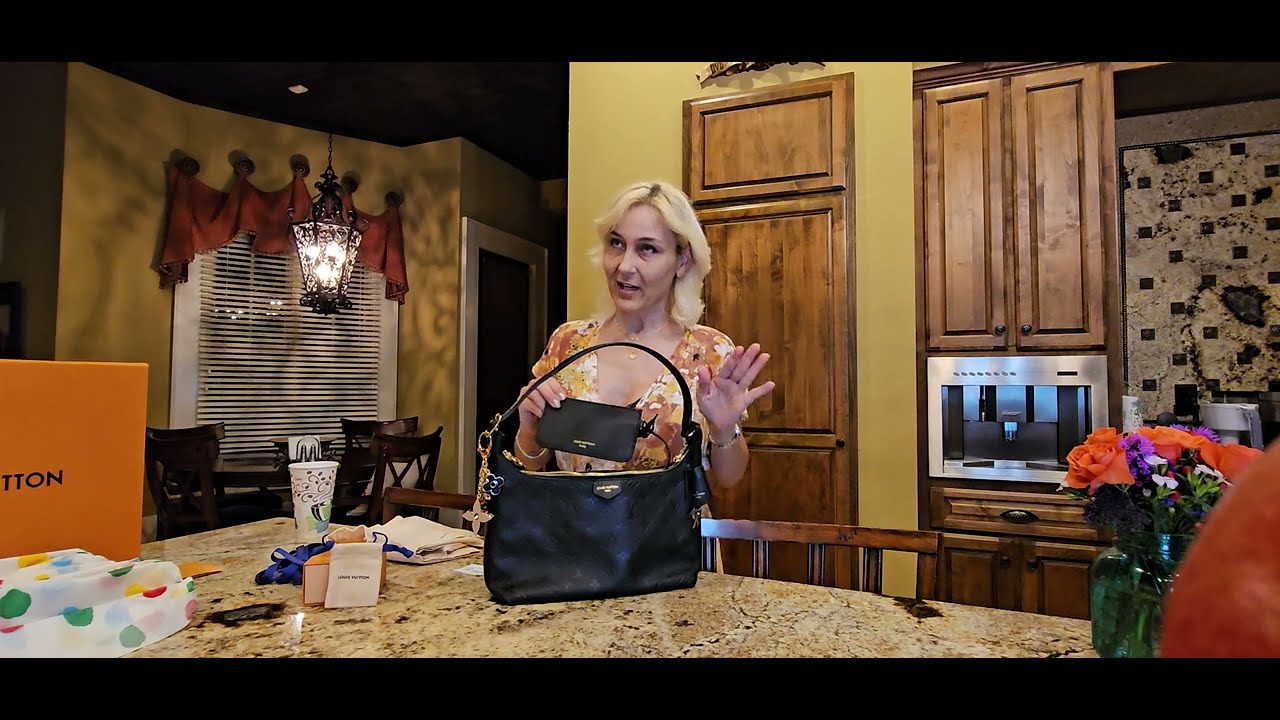 LOUIS VUITTON SAC SPORT REVIEW  WORTH IT? 🥰 💓 LV SAC SPORT