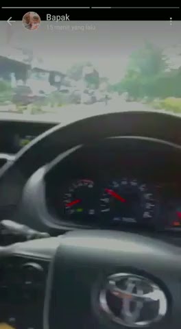 orang gila naik mobil