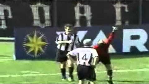 LOL, this referee is too funny!