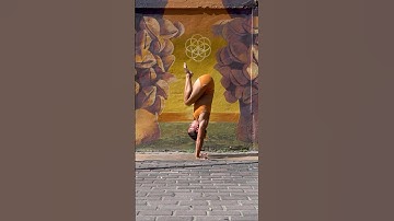 Deep tucked head in handstand