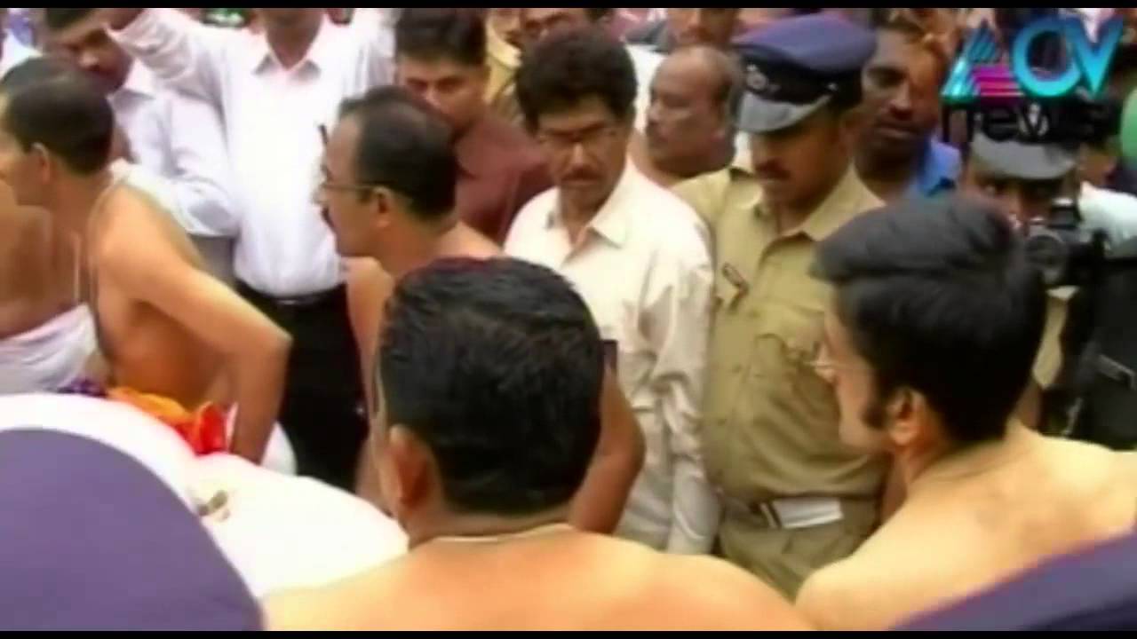 Uthradom Thirunal Marthanda Varma cremated with state honours