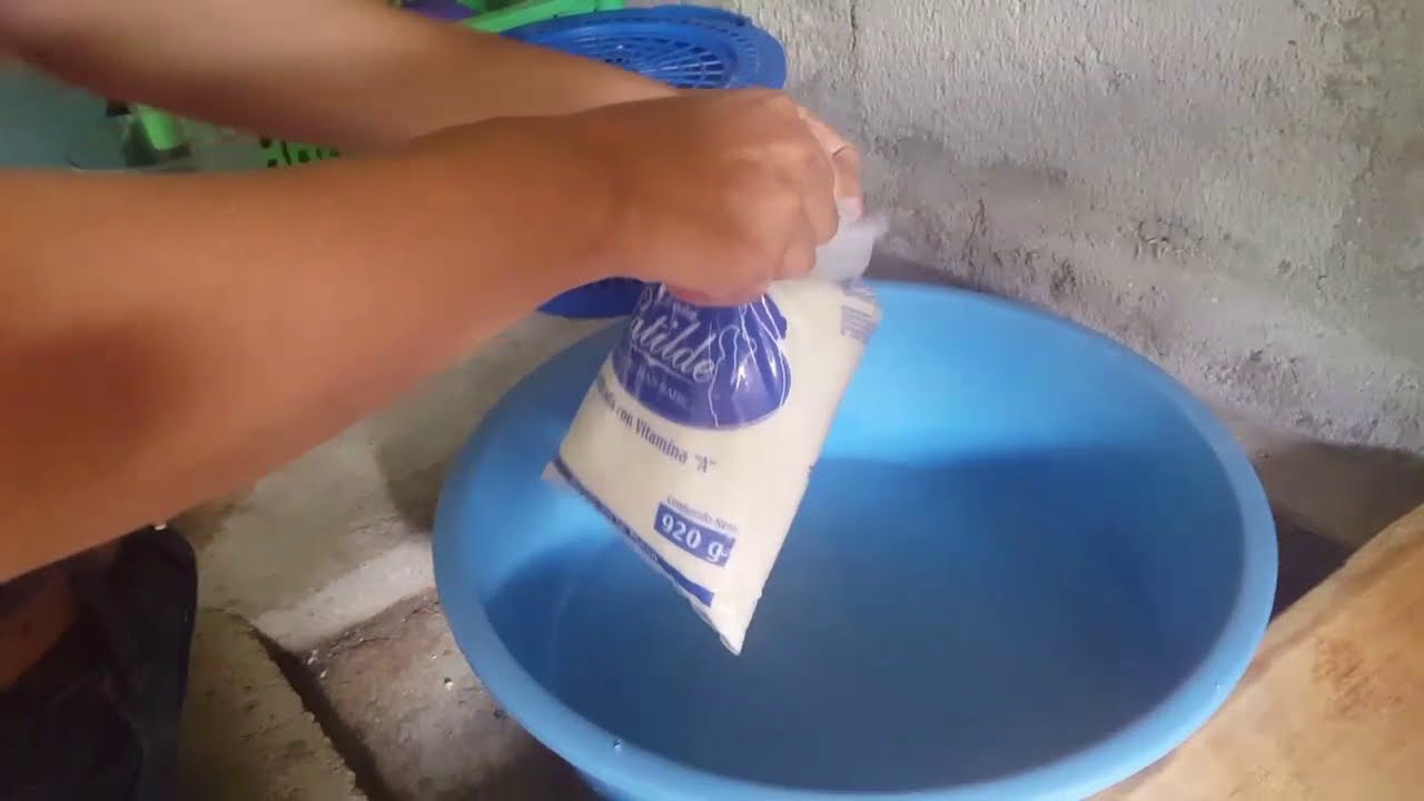 elaborando torta proteica sustito de polem USAID HONDURAS