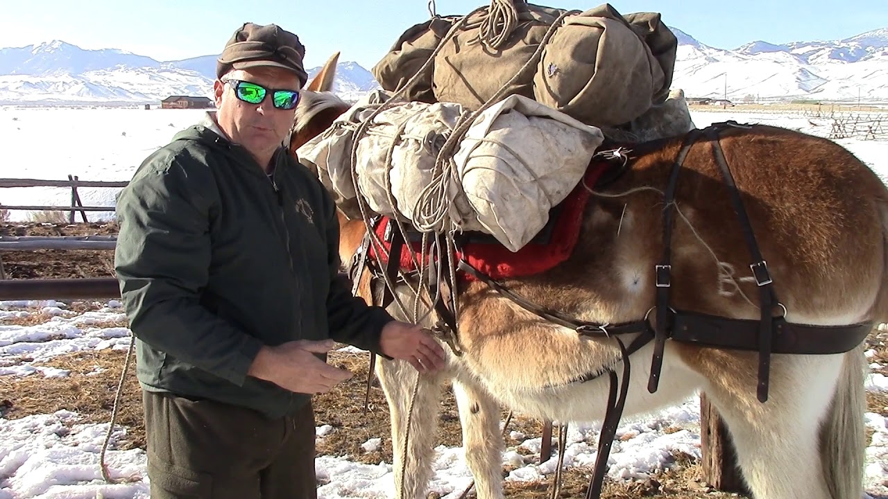 Packing a decker pack saddle with a Middle Fork Diamond Hitch with Mile