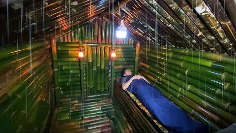 Camping hujan deras🌧️membangun shelter bambu susun ditepi sungai yg nyaman-ASMR