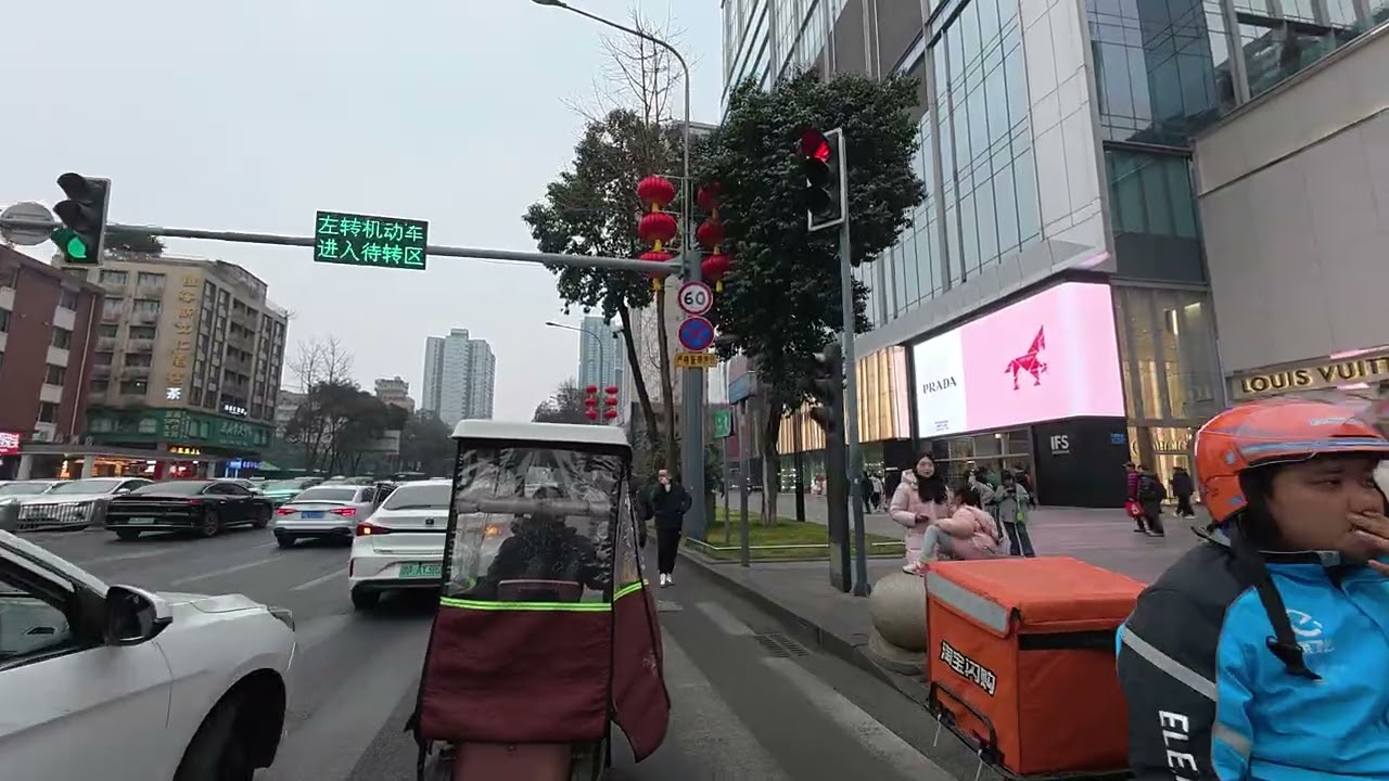 20260203閒晃12 成都  騎共享單車去小豆海棠餐廳