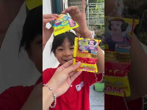 Nhiều bánh kẹo quá