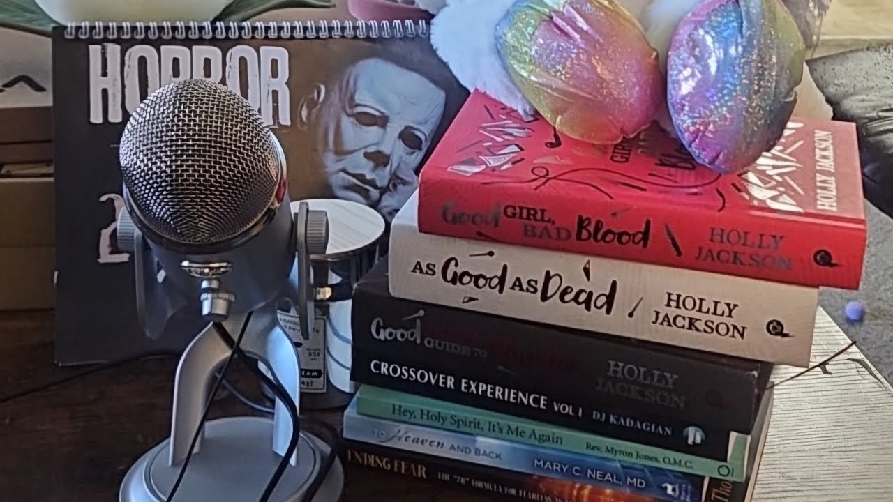 ASMR: What I got for Christmas Whisper🎄♥️ 🎅 ( new blue yeti!) fyi I drop the phone after 1140 sorry 