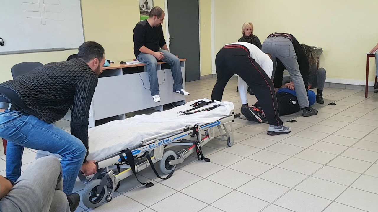 Formation Auxiliaire Ambulancier Moselle 57 Youtube