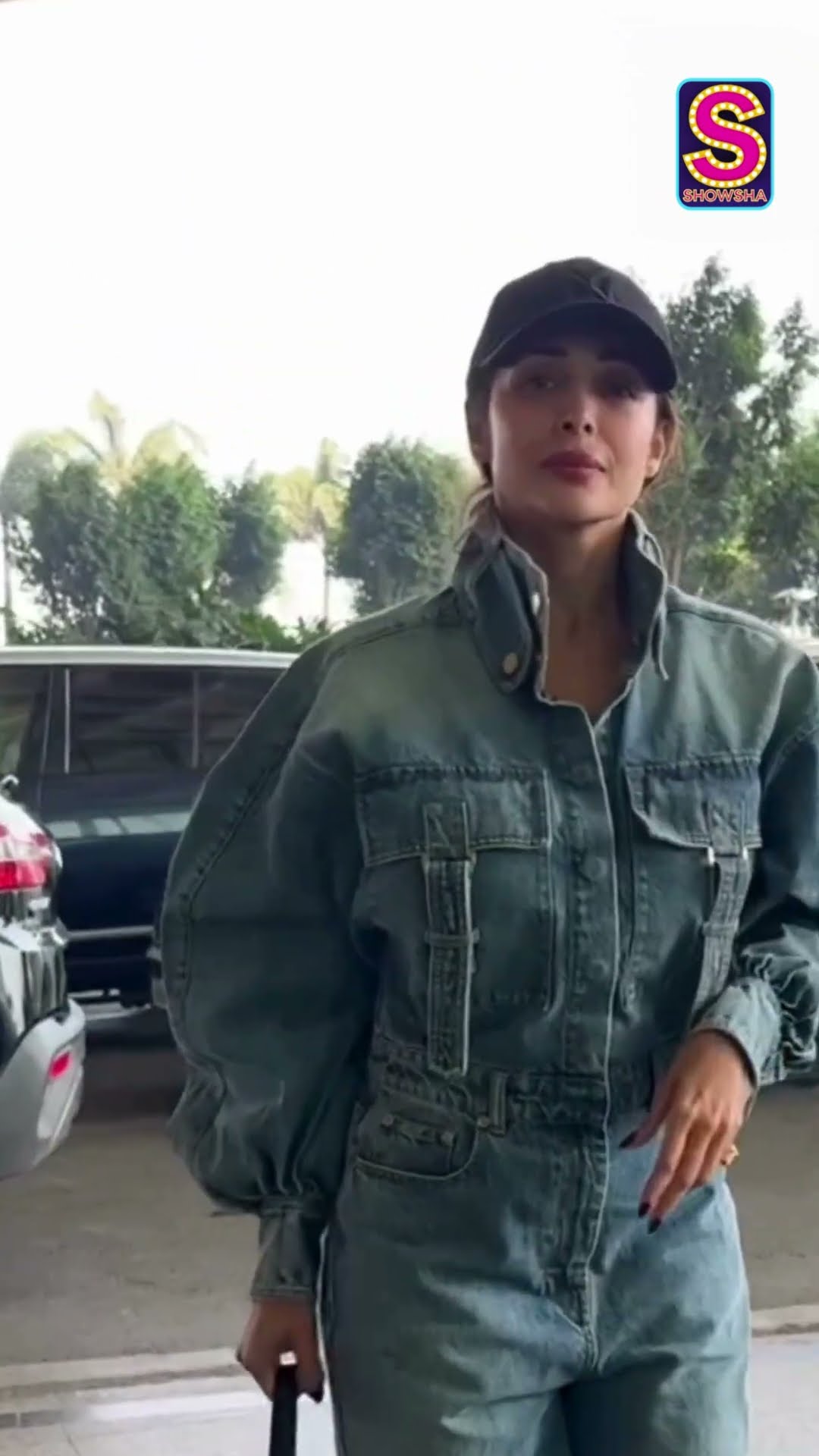 Malaika Arora Turning The Airport Into A Runway With That Outfit Game | Bollywood | Actress | N18S