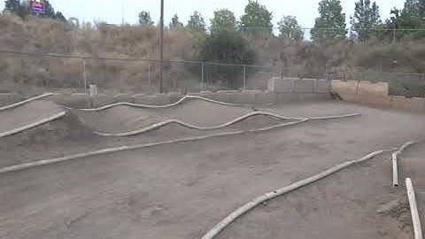 RC10B4.2 Buggy jump attempts. FAIL