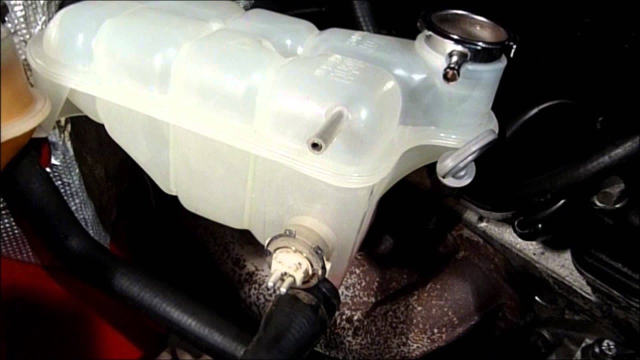 Wymiana Zbiorniczka Płynu. Mercedes W124 230E(Replace The Fluid Reservoir) - Youtube