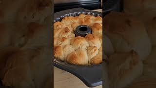 🍔+🐒+🍞 = ??? #poormanscomfortfood #dollartree #mysterymeat #monkeybread #easydinnerideas