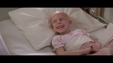 Patch (Robin Williams) connects with patients in the Children