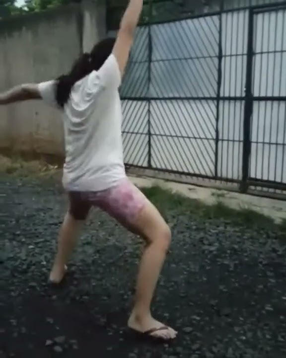Danilla Riyadi nyanyi balonku!!