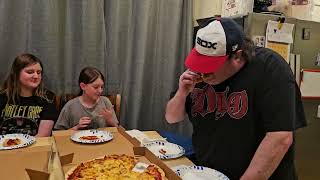 Review of Charlie Fox's Pizza,  Geneva, IL  Chicago Pizza Review