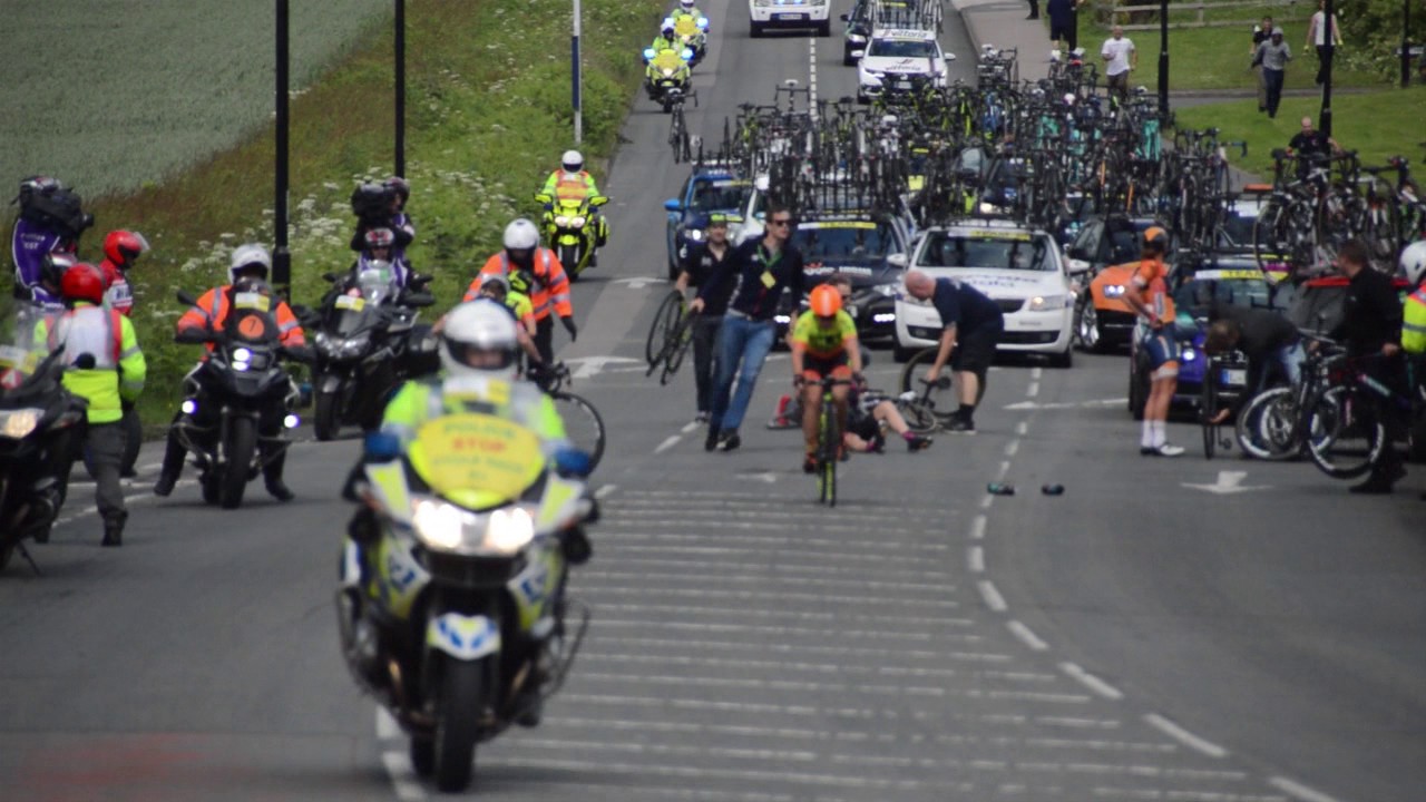 women's tour crash today