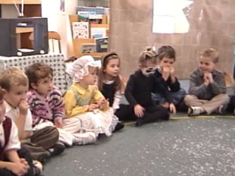 Myrtle Farm Montessori School Holiday Celebration Songs 2001 Pt 1