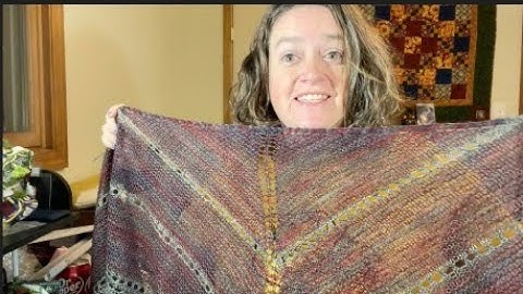 Blocking a triangle shawl