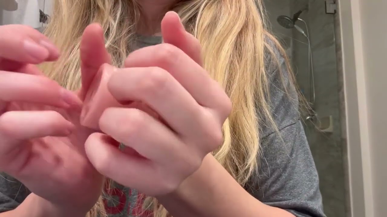 exfoliating and moisturizing your face 🧼 asmr