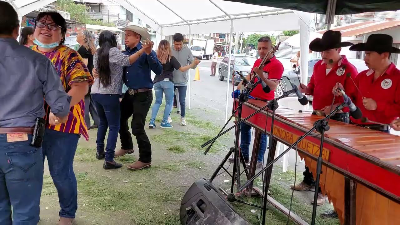 el puente roto &  y la chuna ..   pura cansiones para  bailar