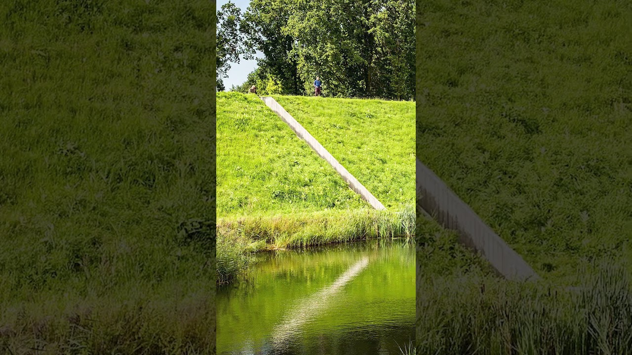 Уникальный мост, который находится ниже уровня воды!