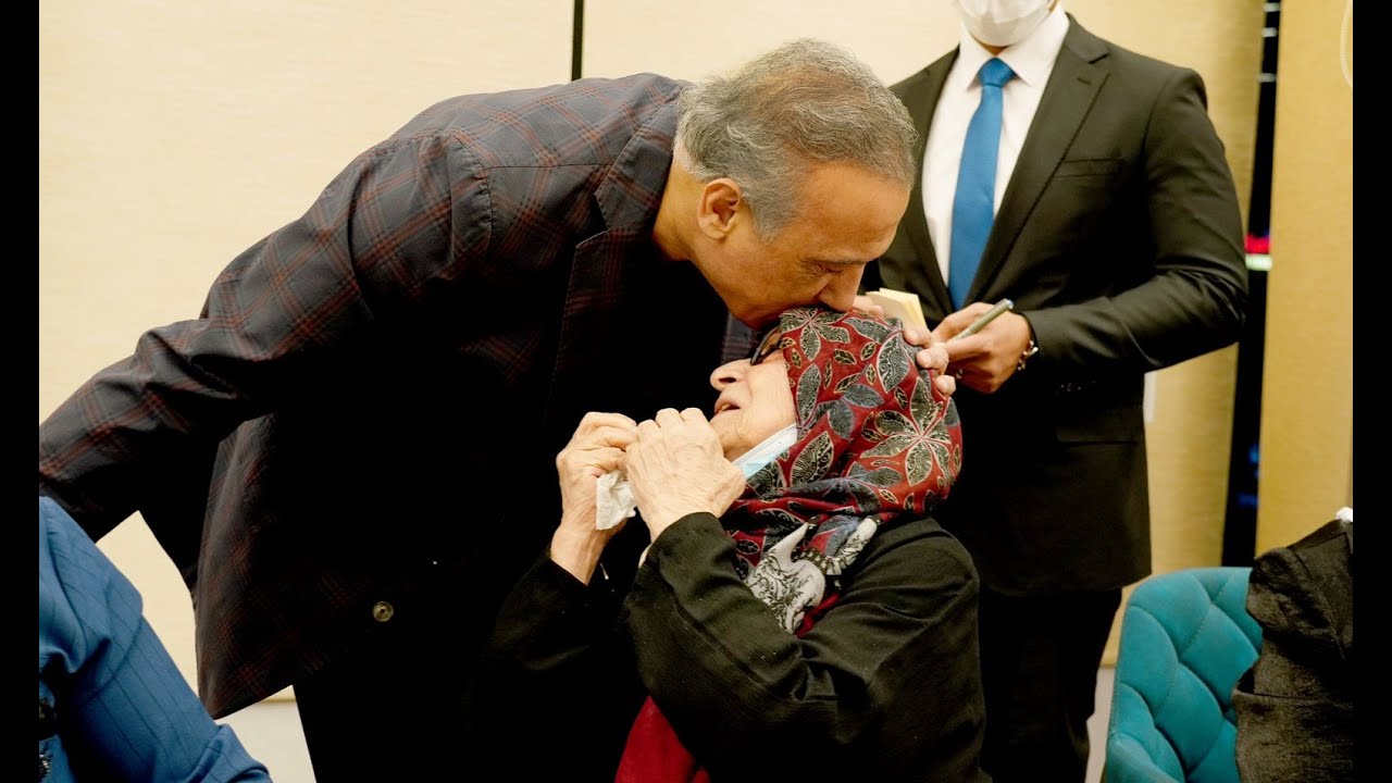 رئيس مجلس الوزراء السيد مصطفى الكاظمي يشارك جمعاً من المسنين مائدة الإفطار