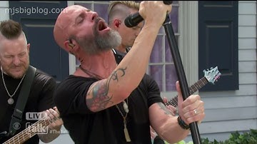Chris Daughtry and Ban Perform single "Heavy is the Crown" on The Talk